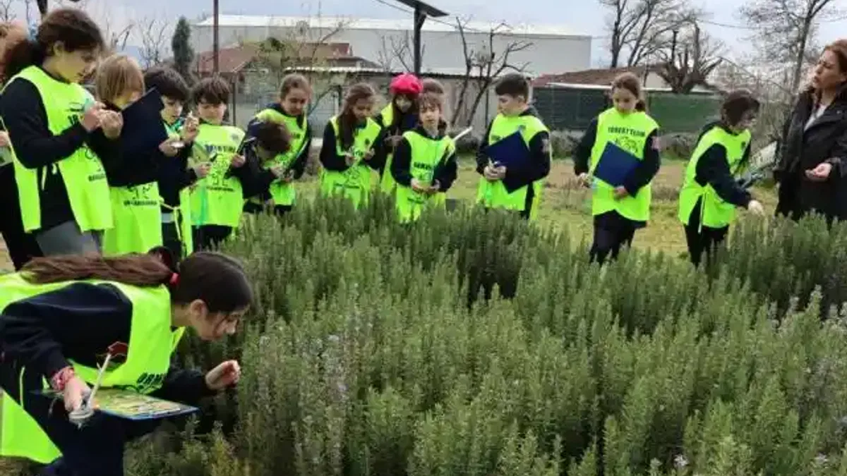 Ürünlü’de Doğa Sevgisi Yeşeriyor