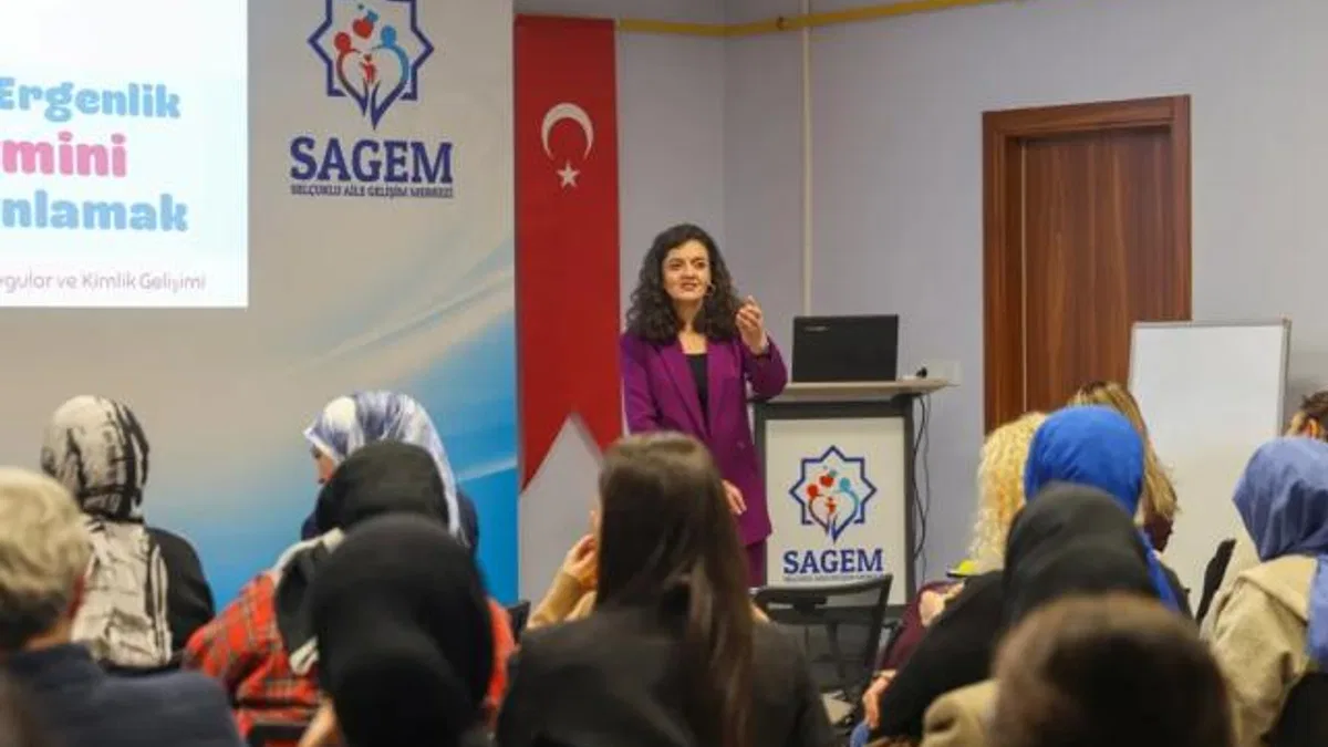 Konya Selçuklu'da SAGEM'den 'ergenlik' semineri