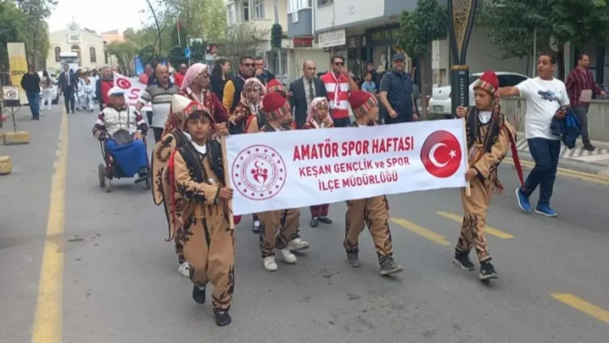 Keşan'da Amatör Spor Haftası'na kortejli yürüyüş