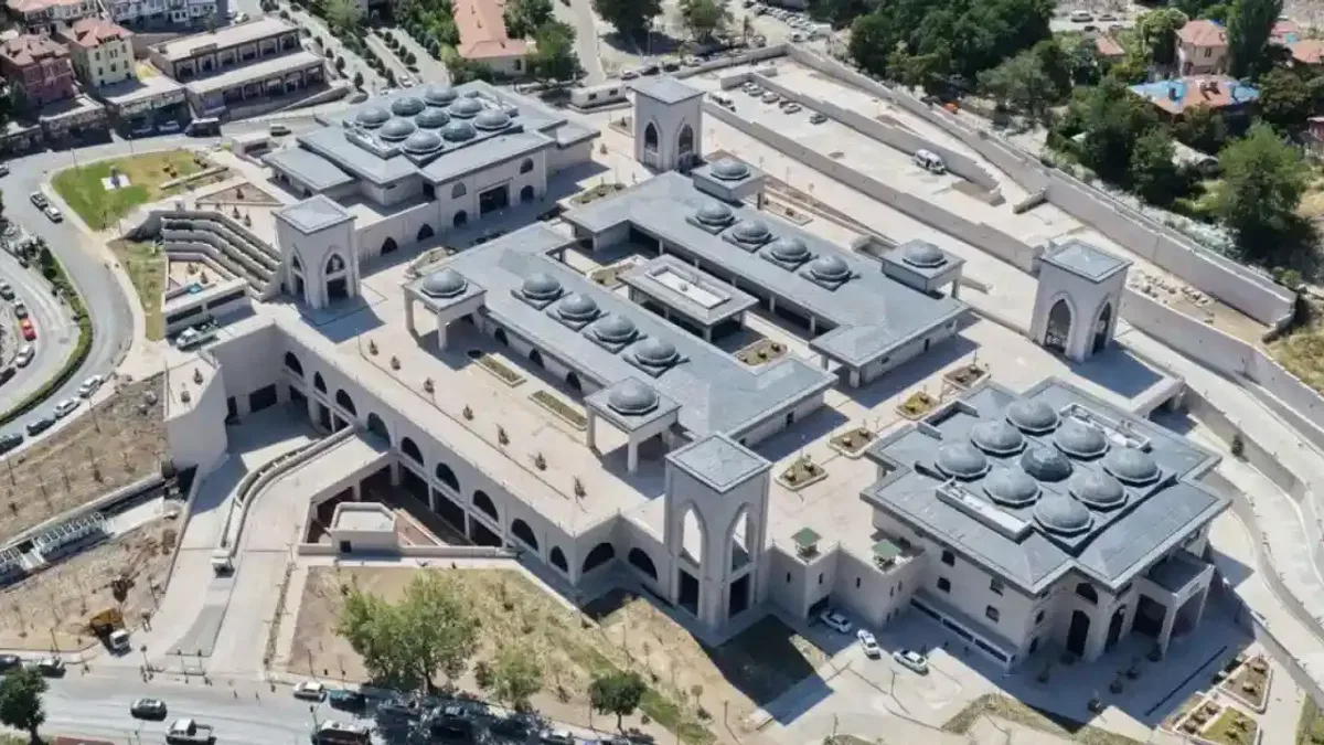 Ankara Ulus'ta dolmuşlar tek çatı altında topladı