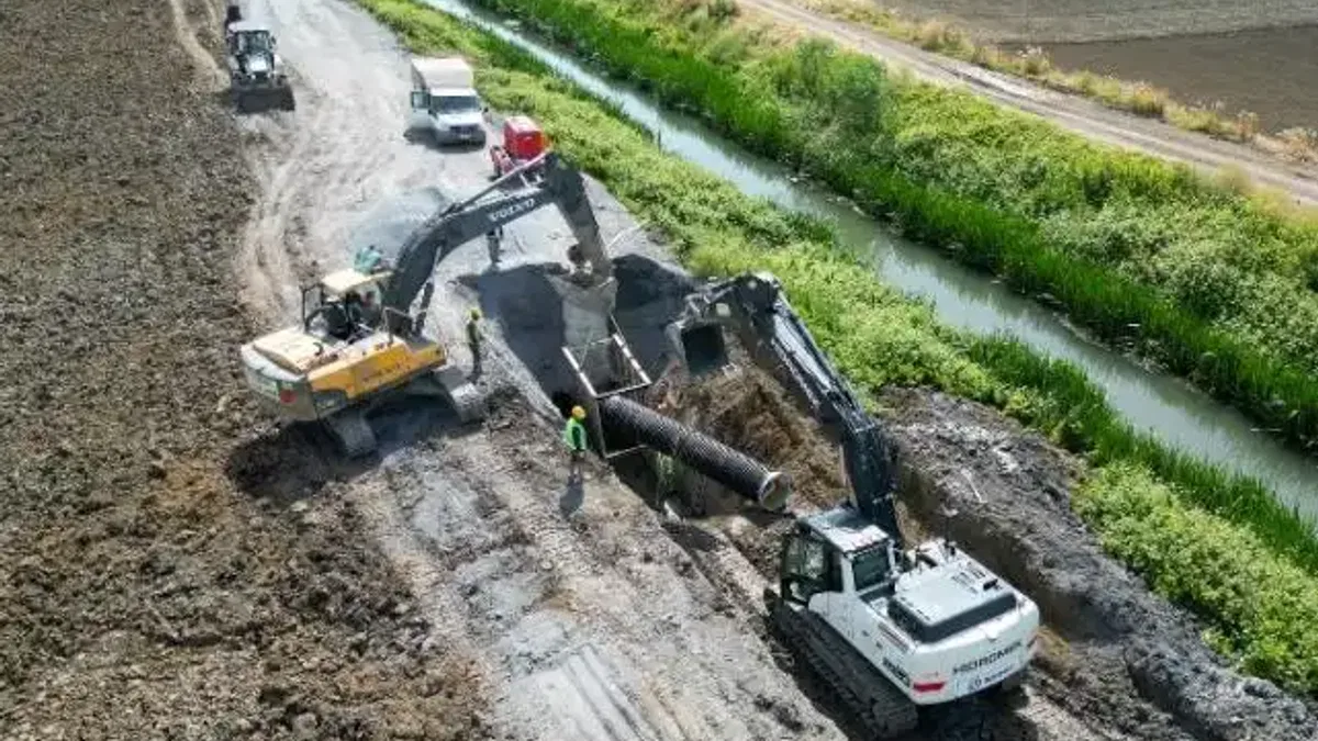 Sakarya'da atık su hattı çalışmaları devam ediyor