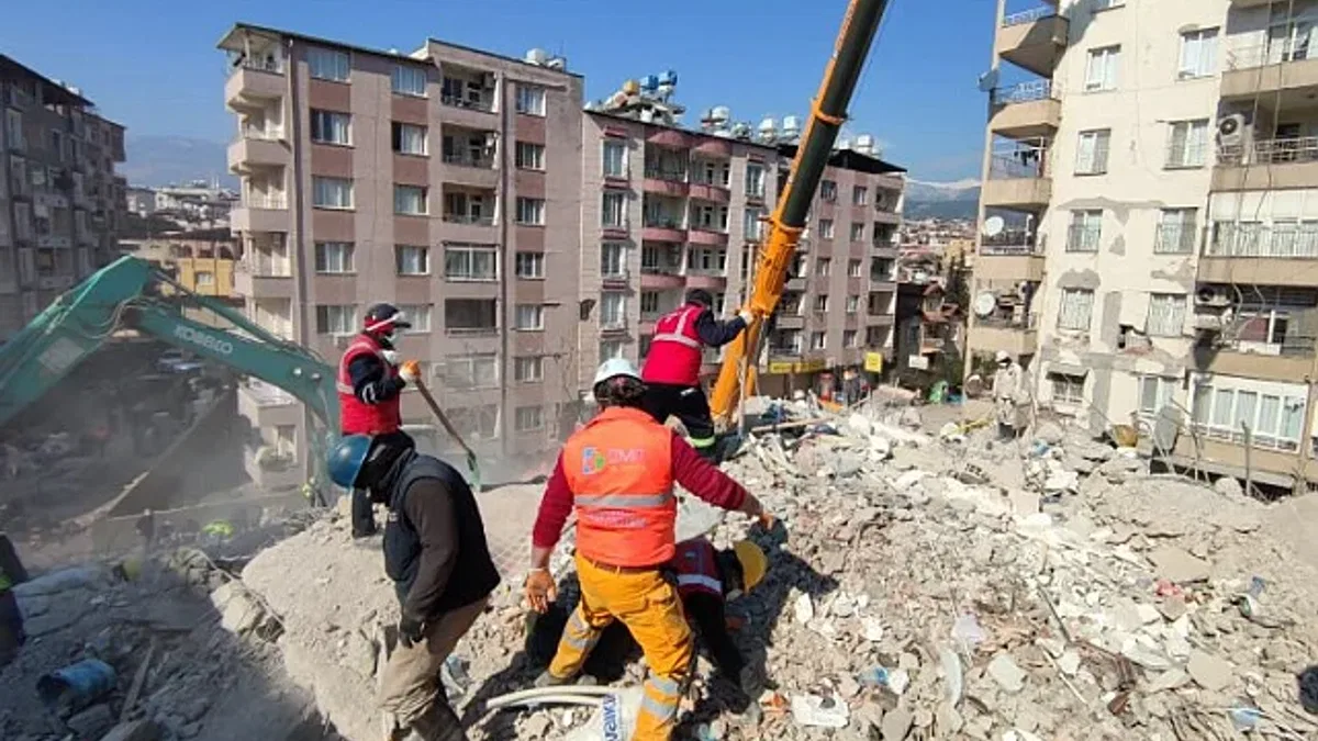 İZBAK, 9 gündür canla başla çalışıyor