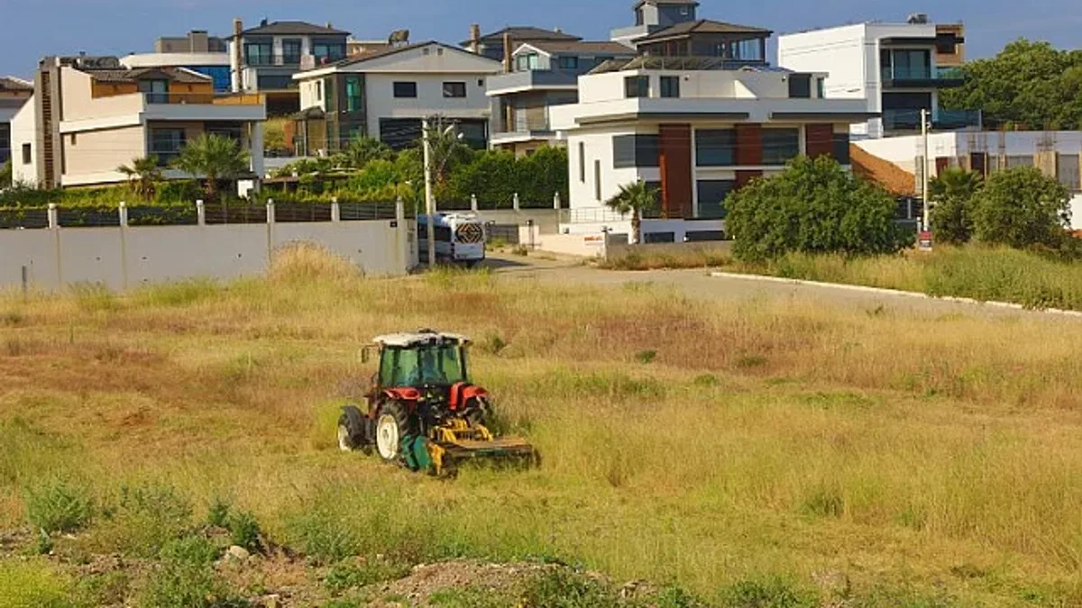 İzmir Güzelbahçe'den bahar temizliği