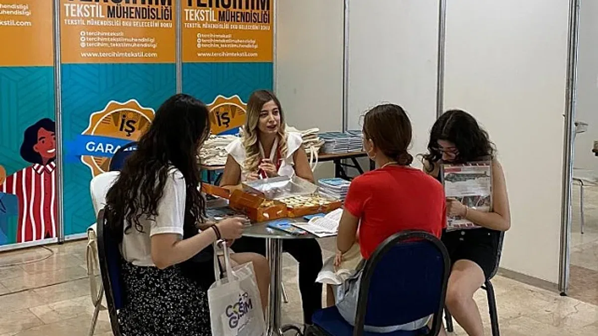 Moda endüstrisi Z kuşağı çağırıyor