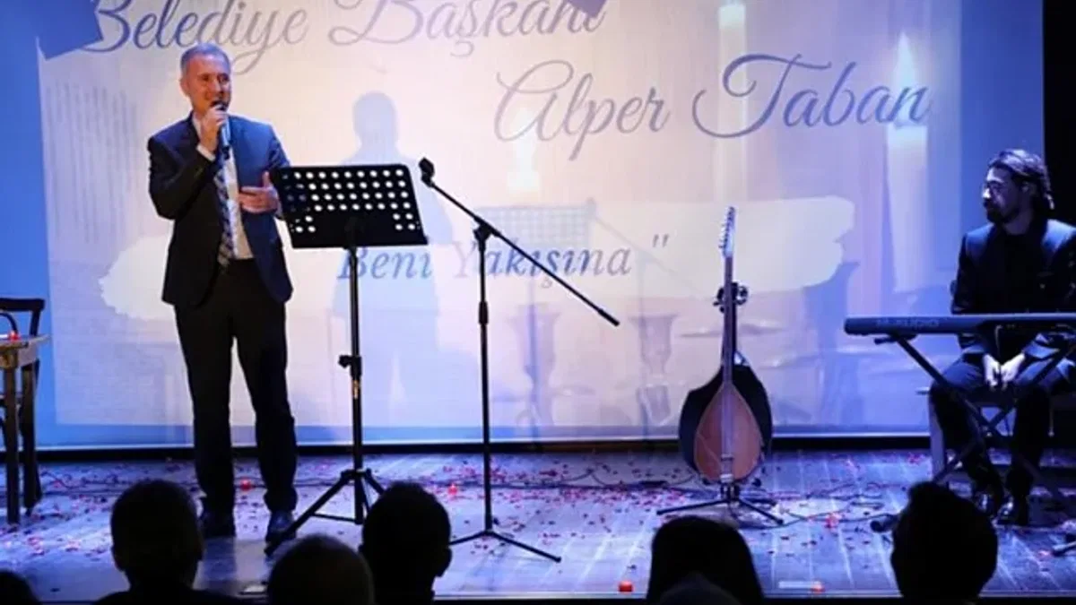 Bursa'da İnegöl protokolü şiirleriyle konuştu