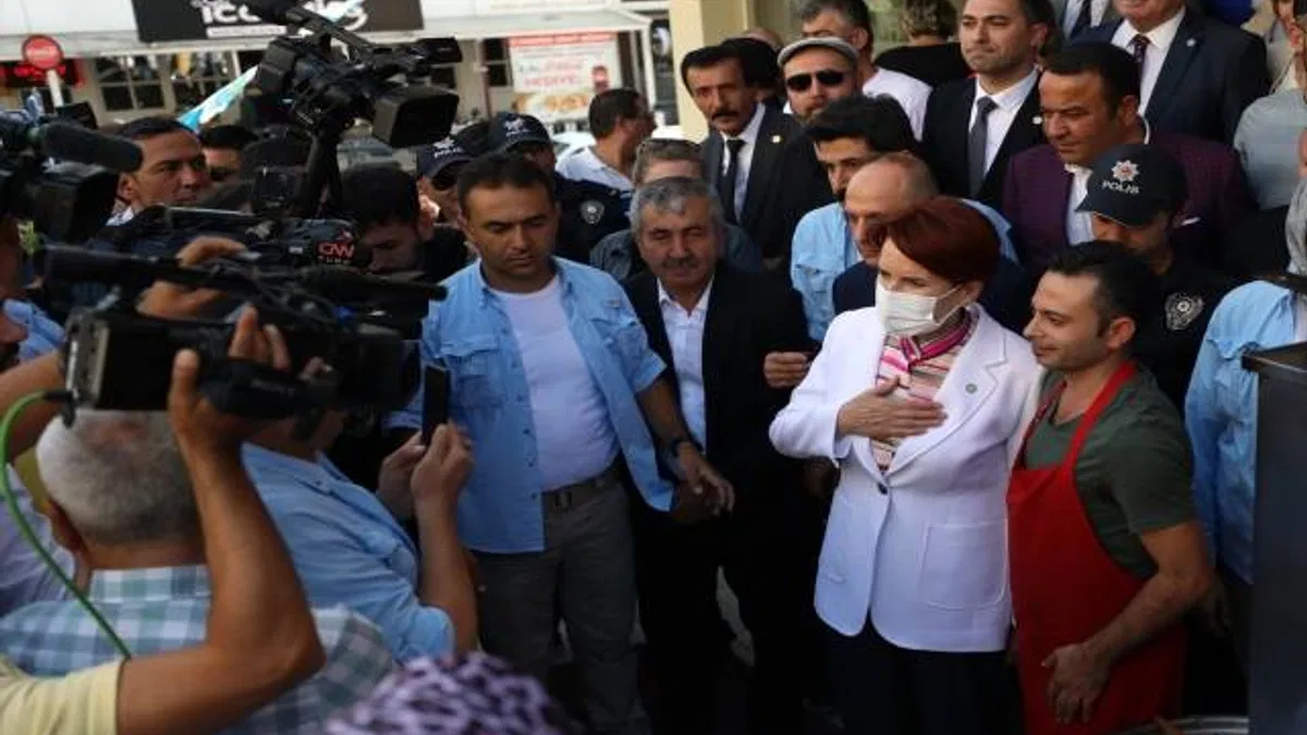İYİ Parti Genel Başkanı Akşener'den Pursaklar ve Keçiören'de esnaf ziyareti: