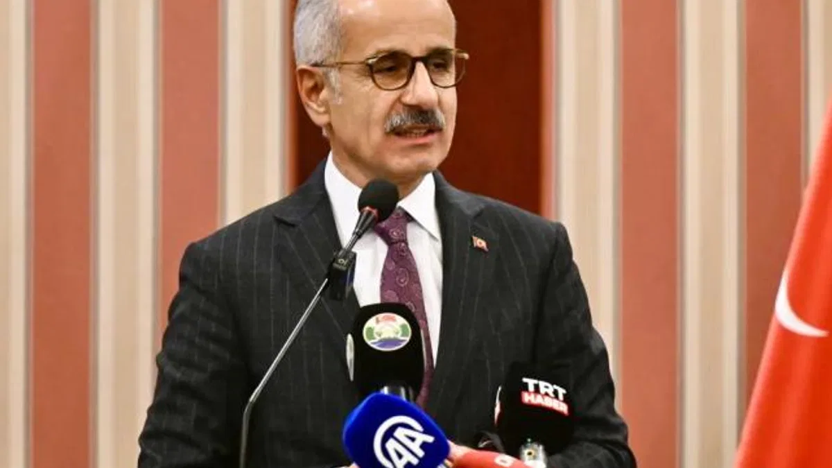 Bakan açıkladı... O havalimanının aydınlatma sistemi CAT-2'ye yükseltiliyor
