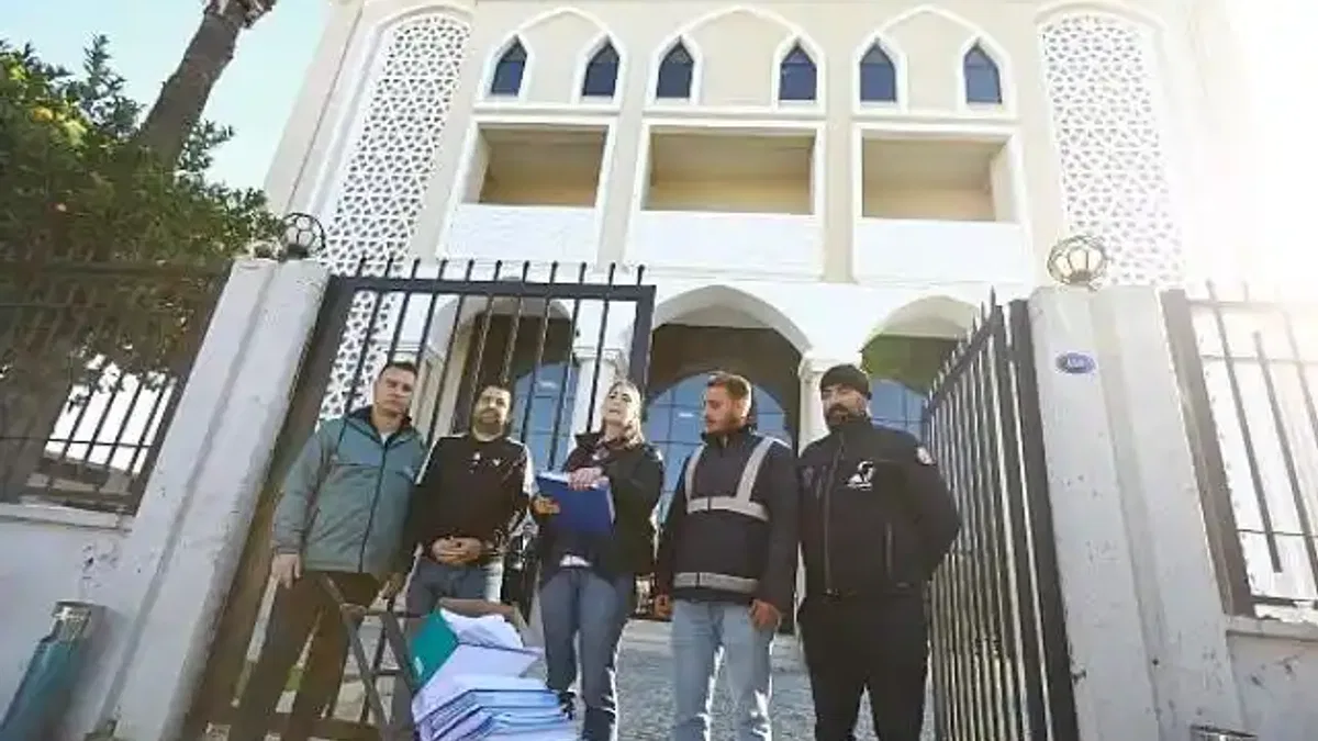 Meryem Ana Evi otopark gelirleri için mücadele sürüyor: İmzalar teslim edildi