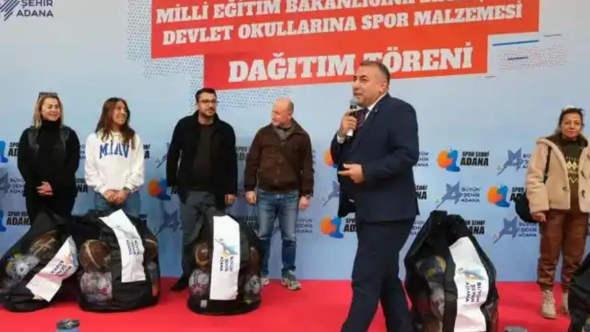 500 Okula Spor Malzemesi Dağıtıldı