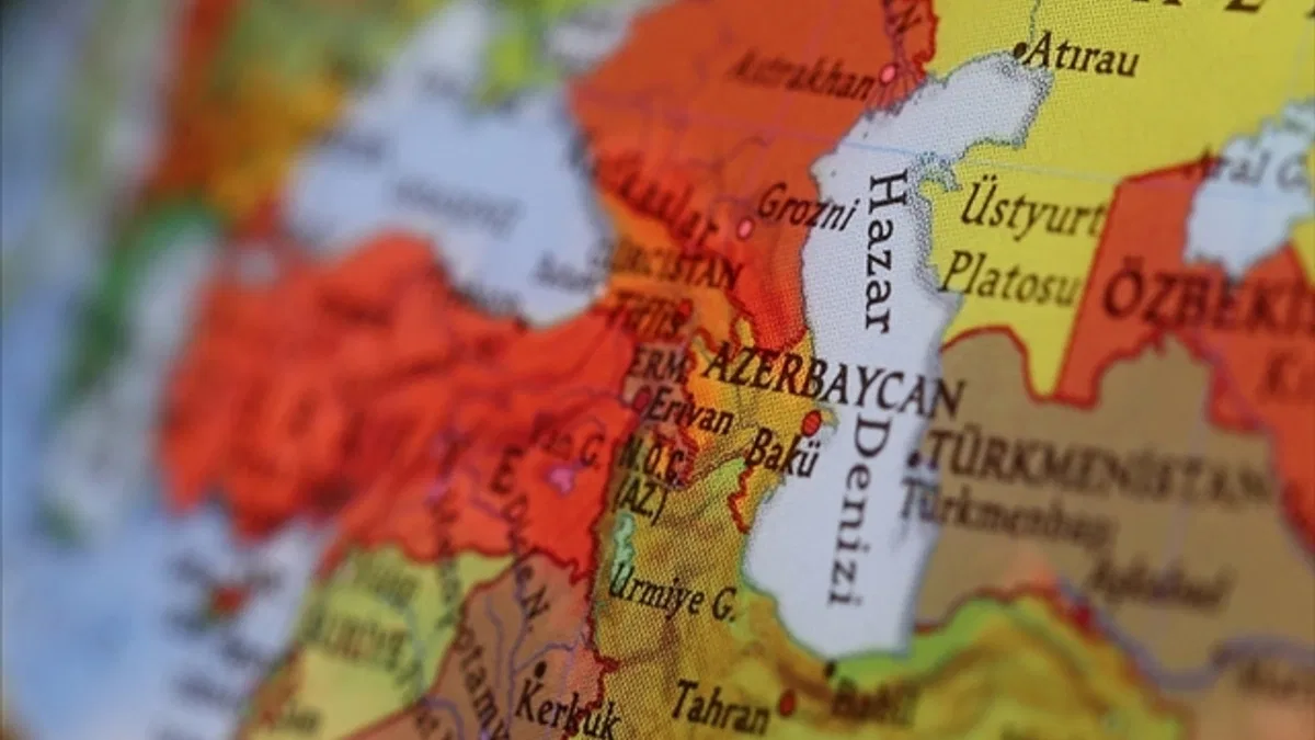Azerbaycan ve Ermenistan Dışişleri Bakanları Tiflis'te bir araya geldi