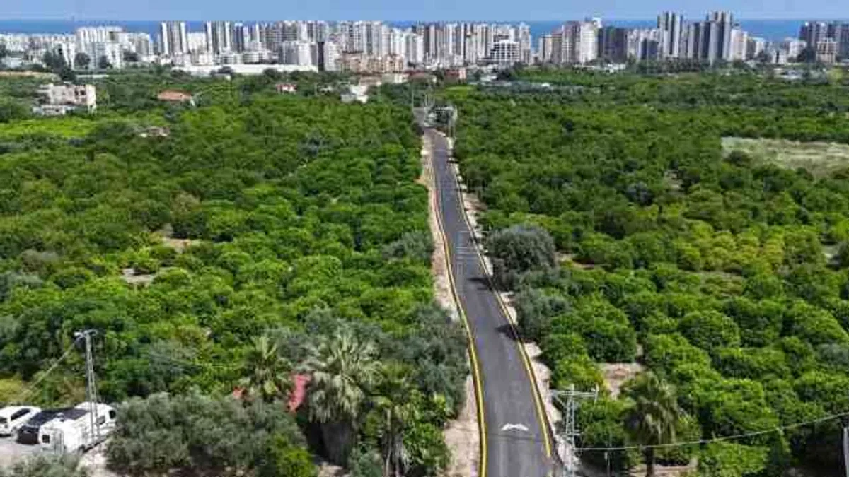 Mersin’de Mezitli ve Toroslar’da yollar yenilendi
