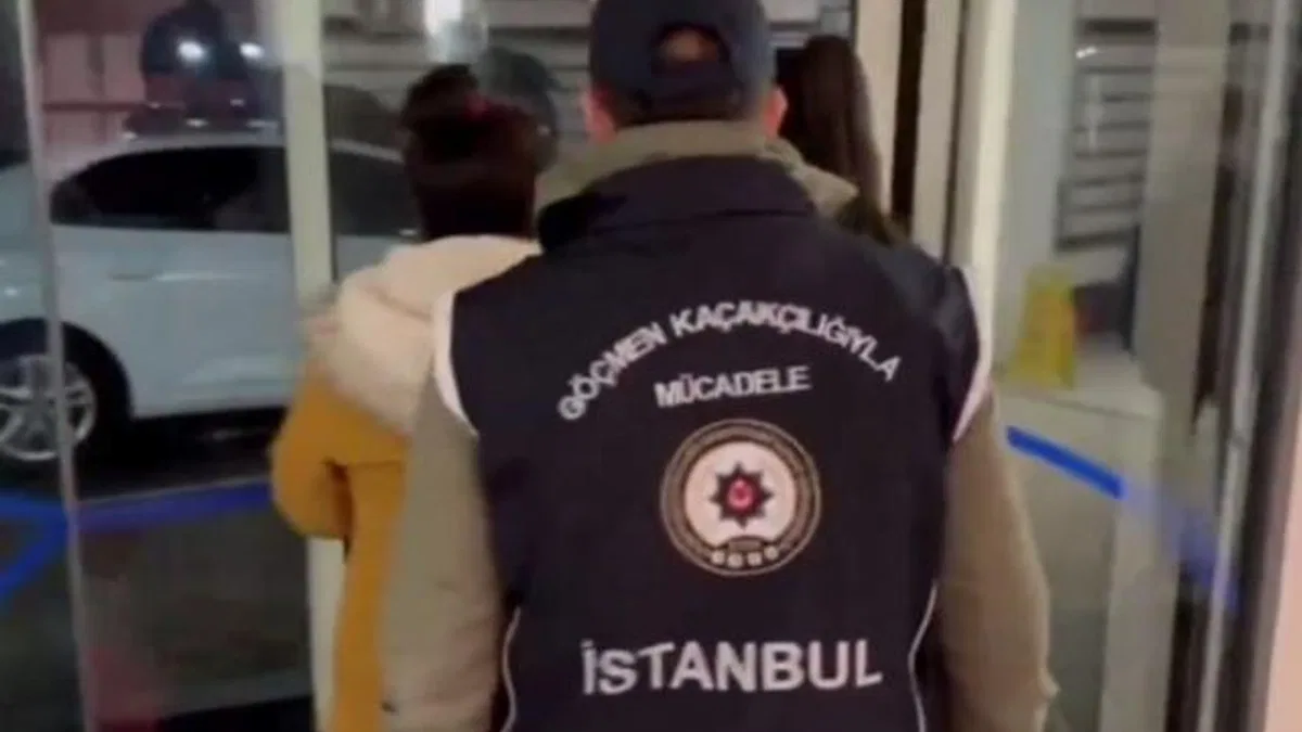 İçişleri kırmızlı bültenlileri İstanbul'da 'Kafes'ledi