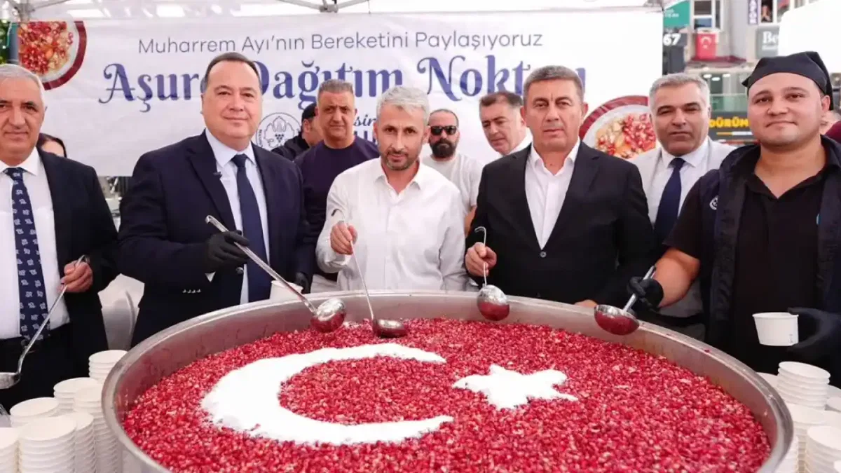 Manisa Büyükşehir’den 20 bin kişiye aşure ikramı
