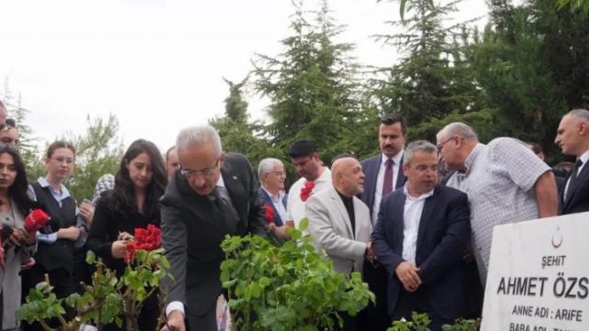 Bakan Uraloğlu: " Kimse böyle bir kalkışmaya cesaret edemeyecek"