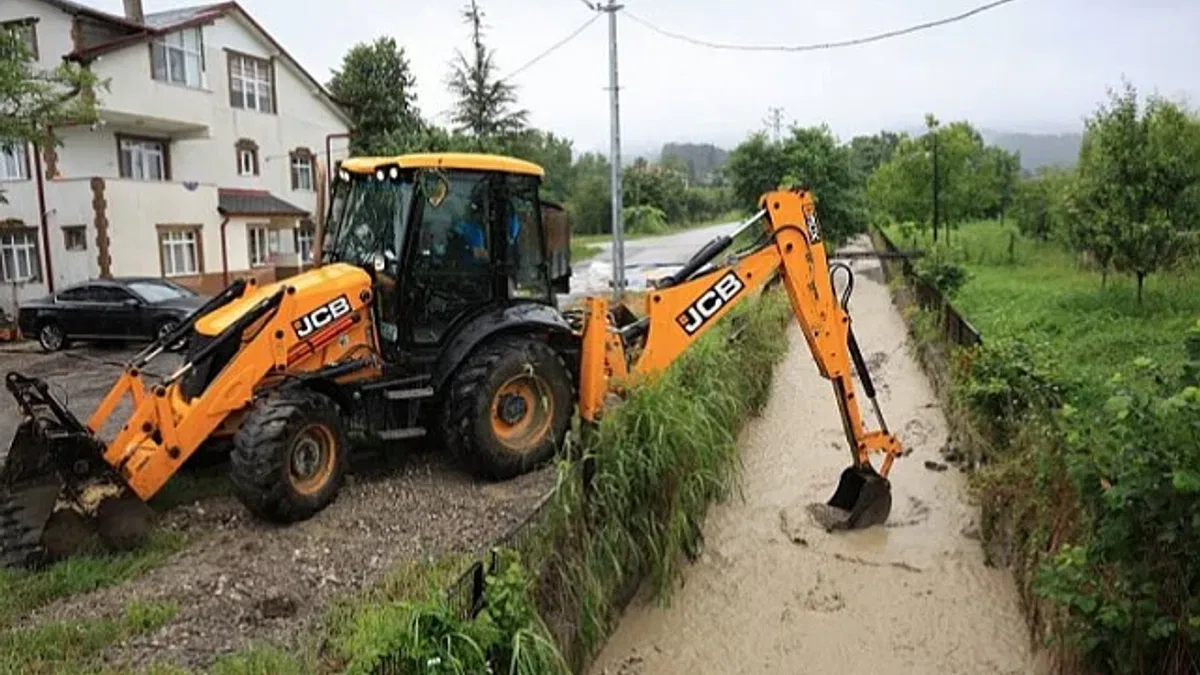 Kuvvetli yağışa Sakarya Büyükşehir'den anında müdahale