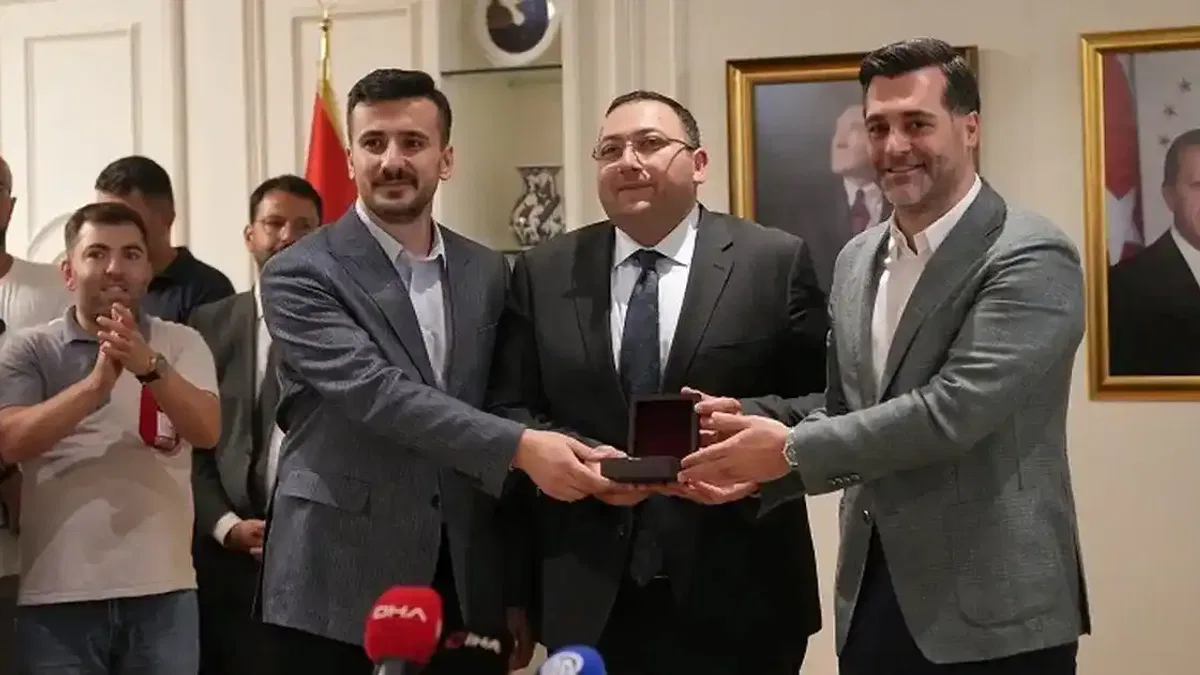 Dündar Ziya Gültekin Üsküdarlılarla buluştu