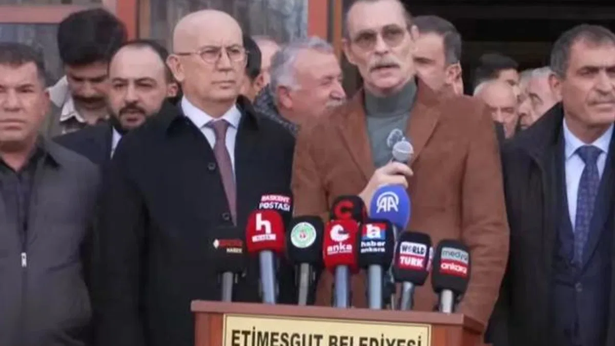 Etimesgut'ta 'yolsuzluk' iddialarına Beşikçioğlu'ndan açıklama