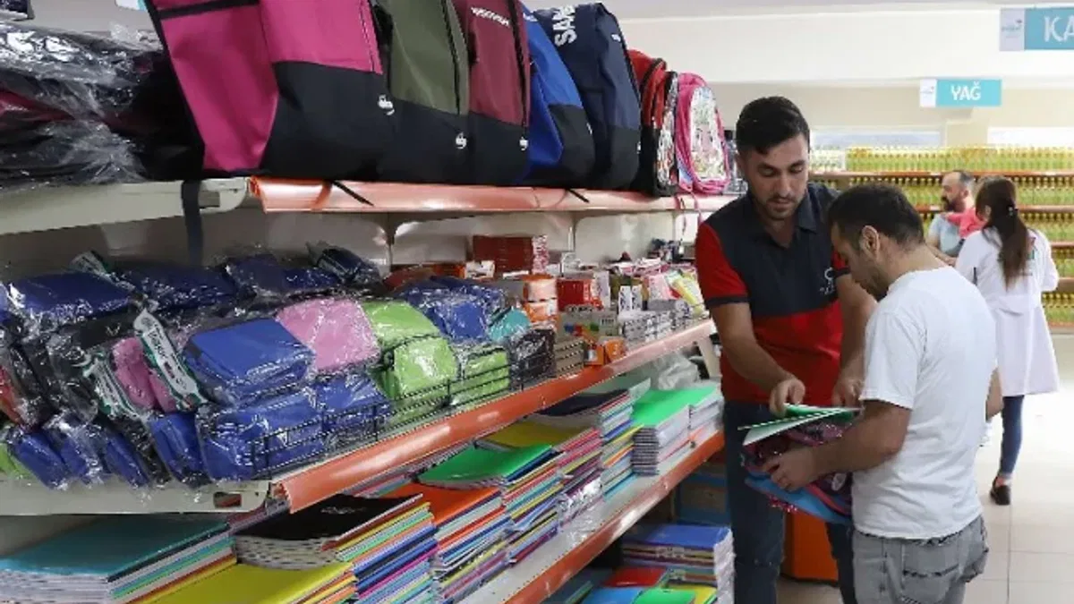 Sosyal marketten öğrencilere destek