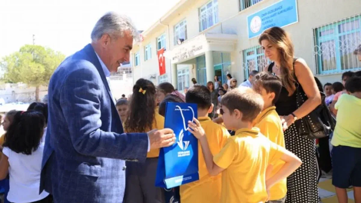 Bu yıl da kırtasiyeler Güzelbahçe Belediyesi'nden