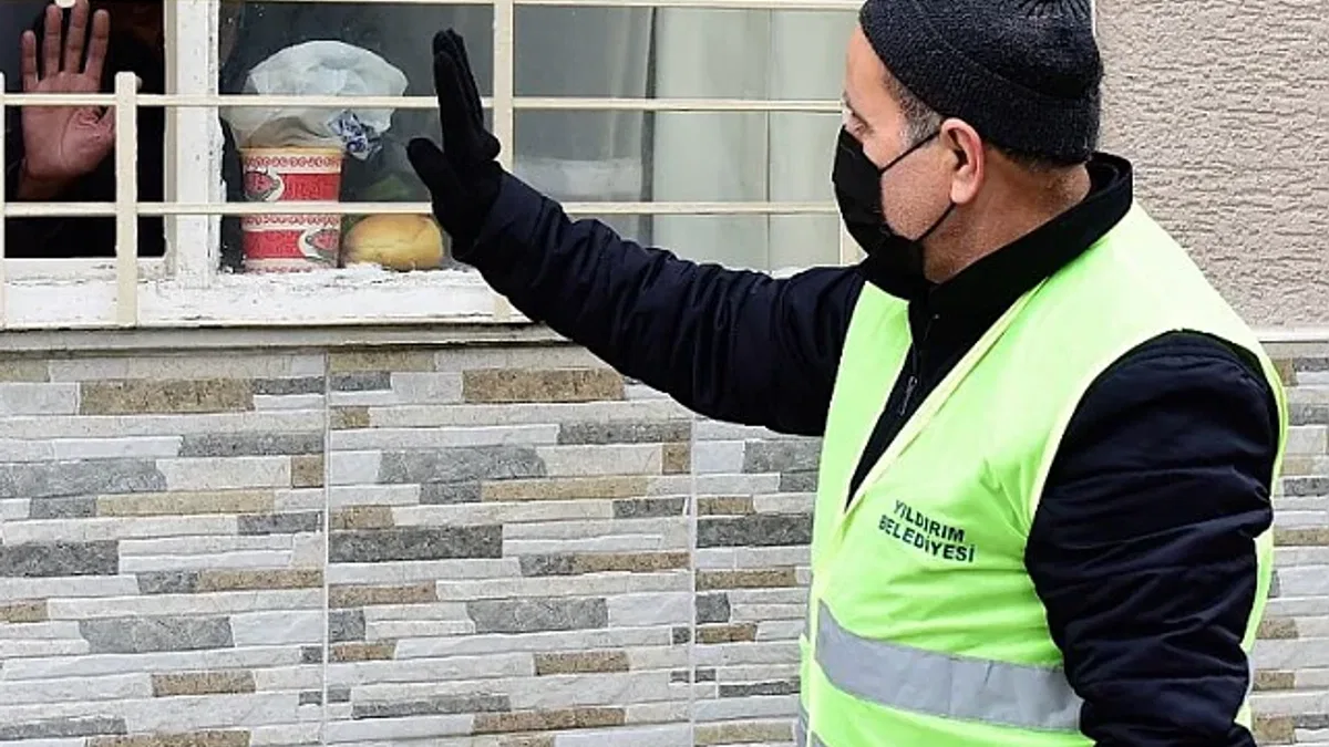Bursa Yıldırım 'gönül sofraları' ile paylaşıyor