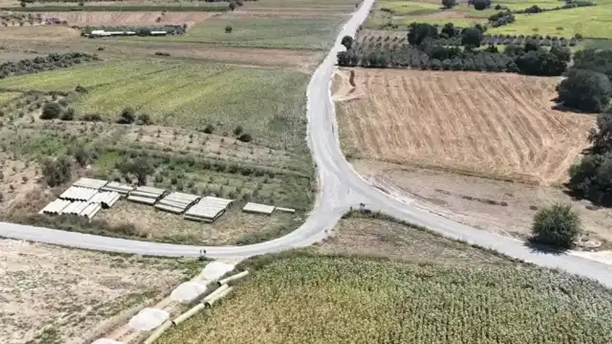 Mersin’de kırsal yollarda 21 kilometrelik asfalt çalışması