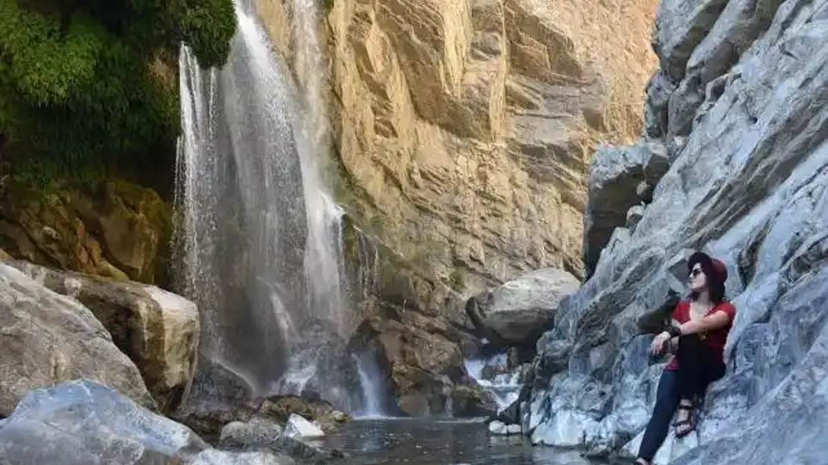 Hakkari'deki Sineber Şelalesi doğa tutkunlarının yeni rotası oldu