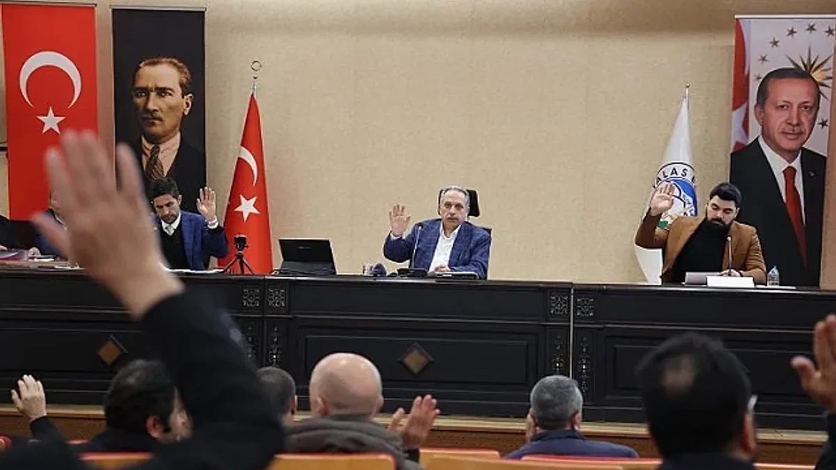 Kayseri Talas'tan deprem bölgesine 10 milyon lira