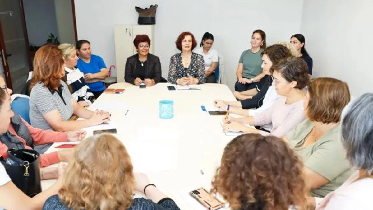 İzmir Narlıdere'de kadınlar haklarını öğreniyor