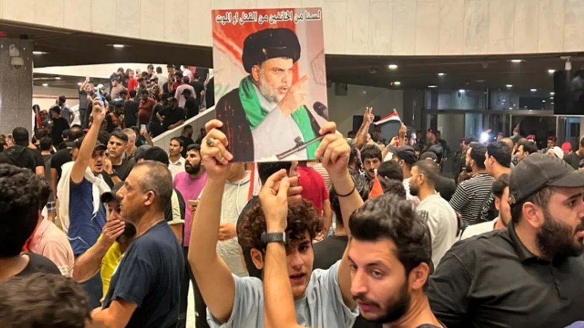 Irak’ta Sadr anayasa ve rejim değişikliği istedi
