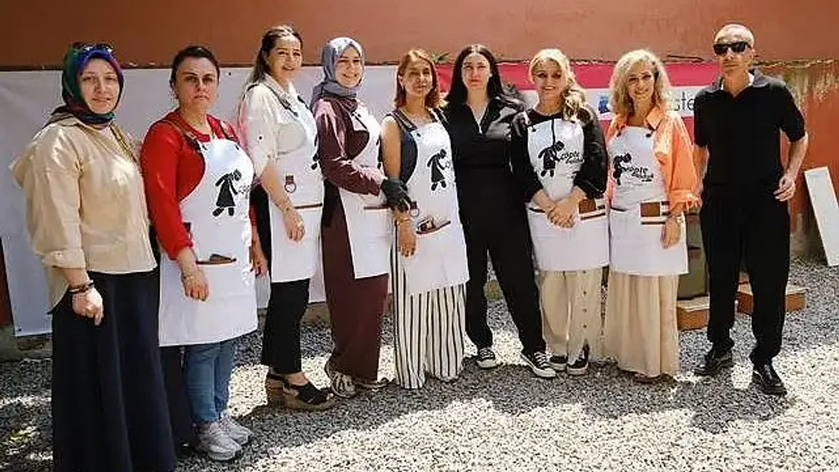 'Çöpte Bulduk' Gönüllülerine Yasemin Sakallıoğlu ve 7 Dönüşüm Uzmanı Kadın Destek Verdi