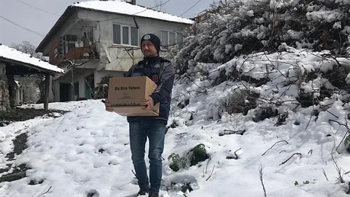 120 bin Ramazan kolisi dağıttılar