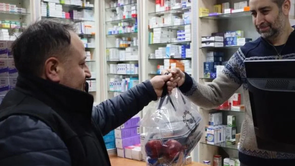 Kocaeli'den nöbetçi eczacılara sahurluk ikram