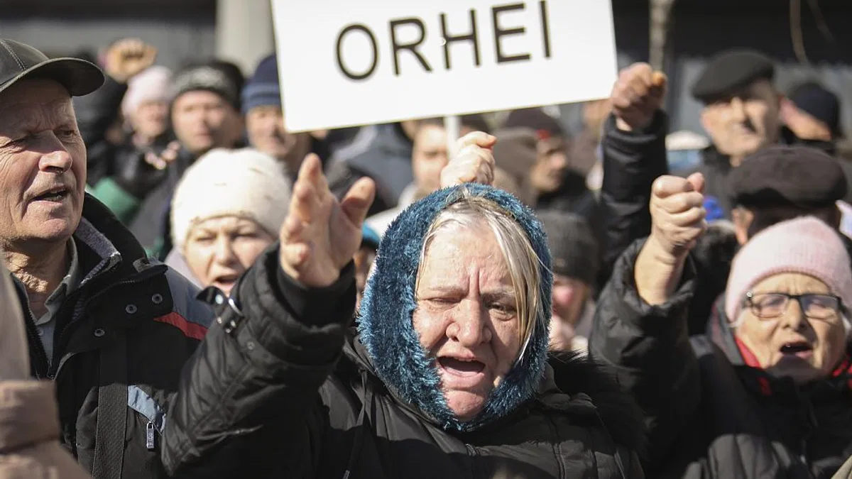 Thousands in Chisinau protest against Moldova's pro-Western government