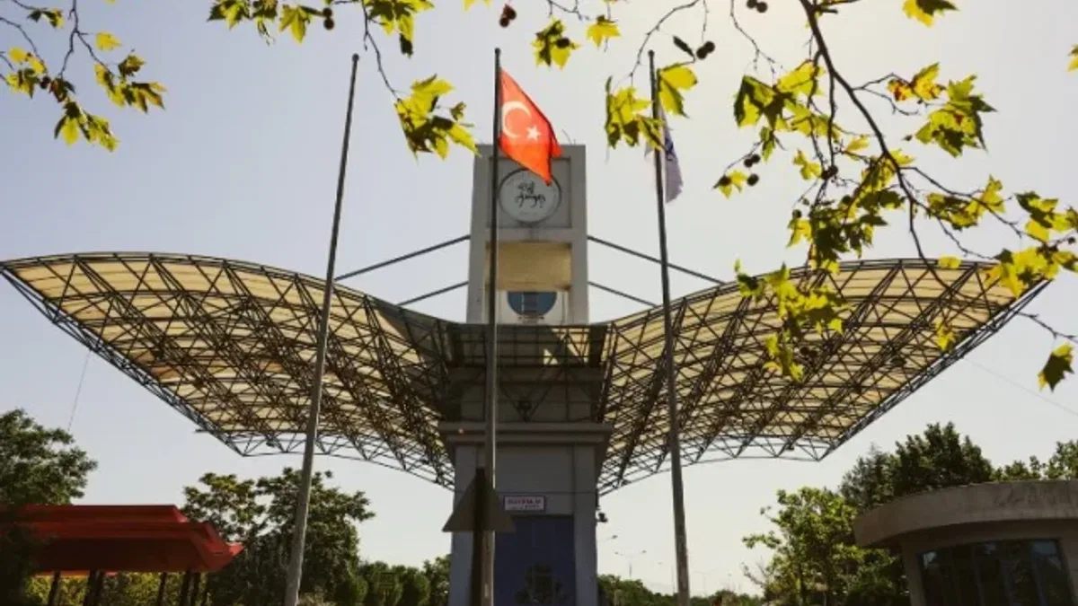 Dokuz Eylül yeni yıla 70 bini aşkın öğrenciyle 'merhaba' dedi