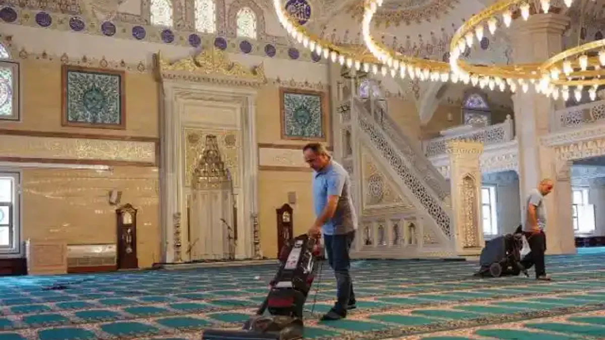"Geleceğe umut olmaya devam ediyoruz"