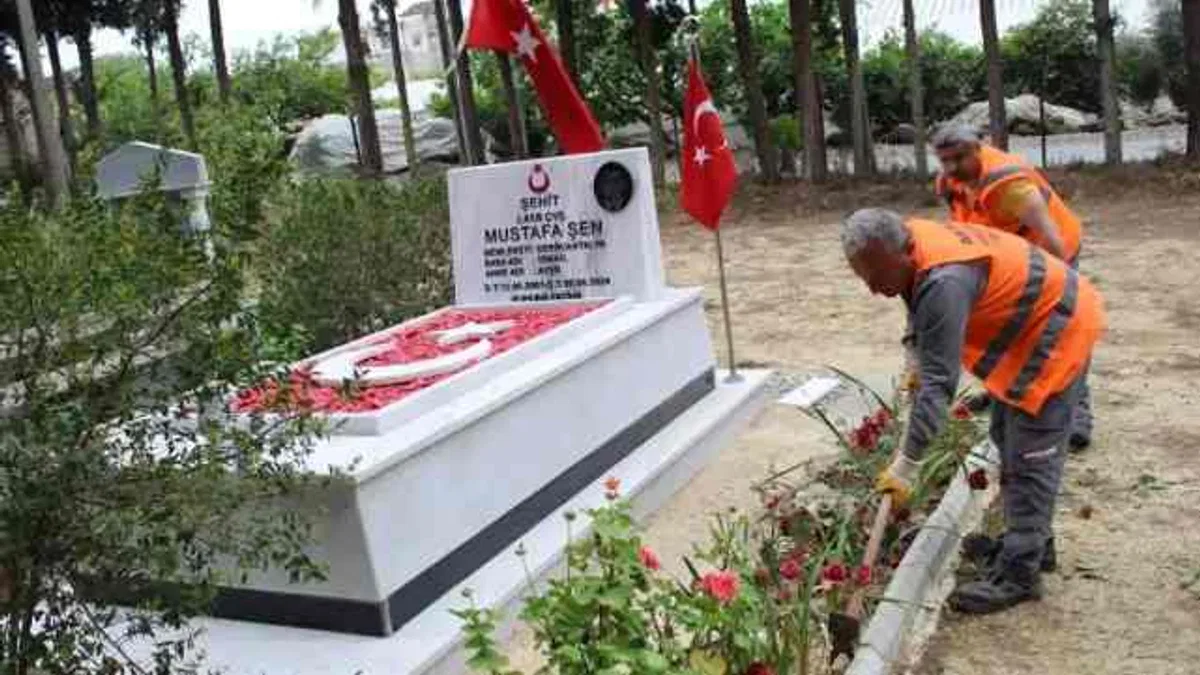 Antalya’da mezarlıklar bayram ziyaretine hazır