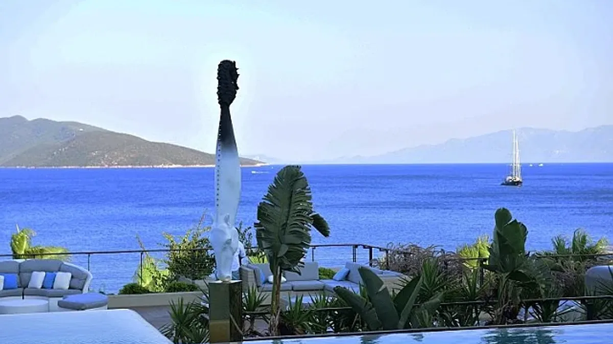 Caresse Art, Artistic Integrity temasıyla görücüye çıktı
