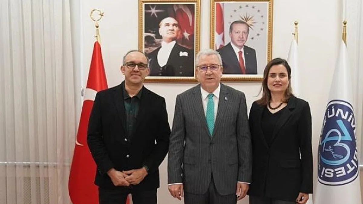 Egeli bilim ekibi romatizmal hastalıkların tedavi sürecini destekleyen termal eldiven