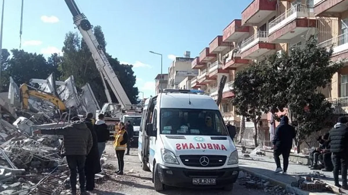 Manisa depremzedelerin yanında