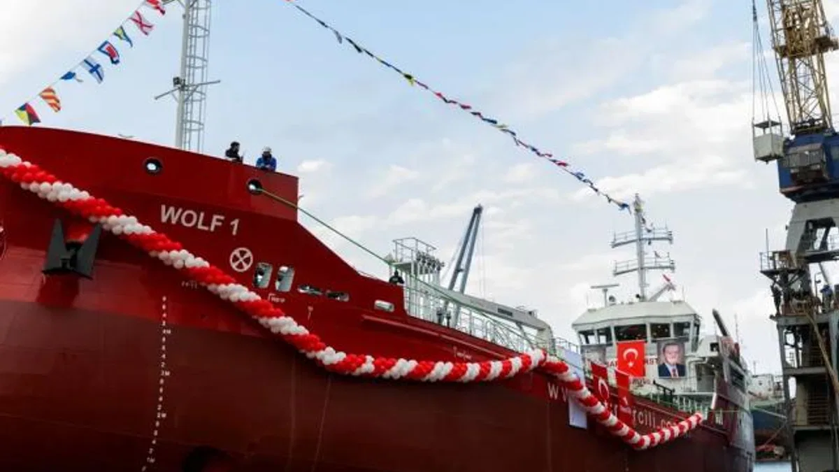 İlk sıfır emisyonlu tanker 'WOLF 1' denize indirildi