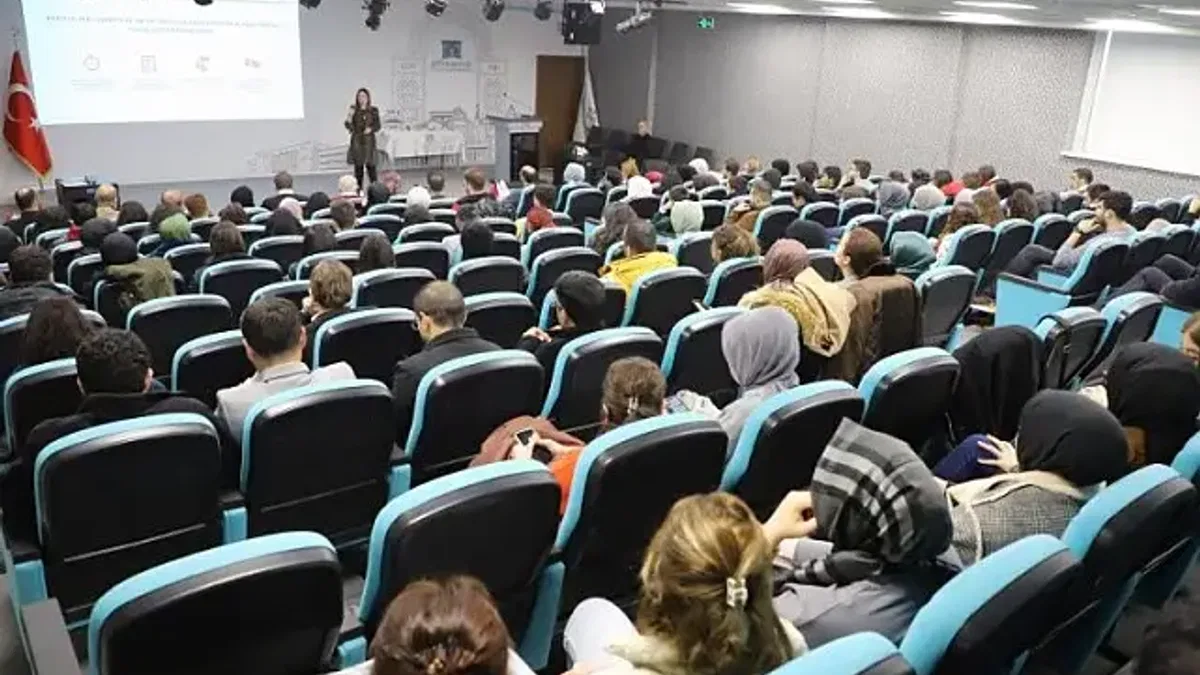 Düzce'de gençlere dijital iletişim becerileri anlatıldı
