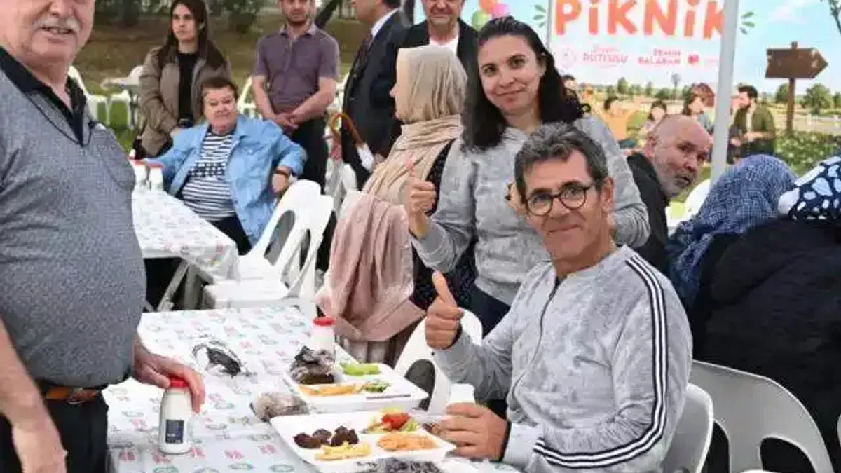 Manisa’da özel bireyler Ortaköy’de piknikte buluştu
