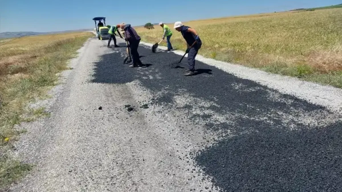 Sorgun'da 32 köy yolunun bakım ve onarımı tamamlandı