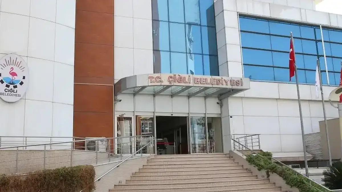 Çiğli'de belediyeden sonra Akvaryum Kafe'ye silahlı saldırı!