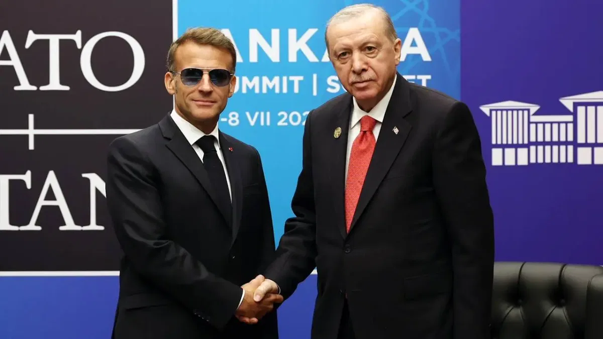 Cumhurbaşkanı Erdoğan, Macron ile bir araya geldi