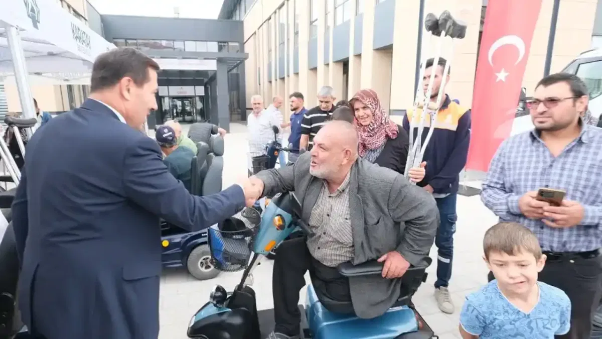 Karatay'da 80 akülü araç sahiplerine teslim edildi