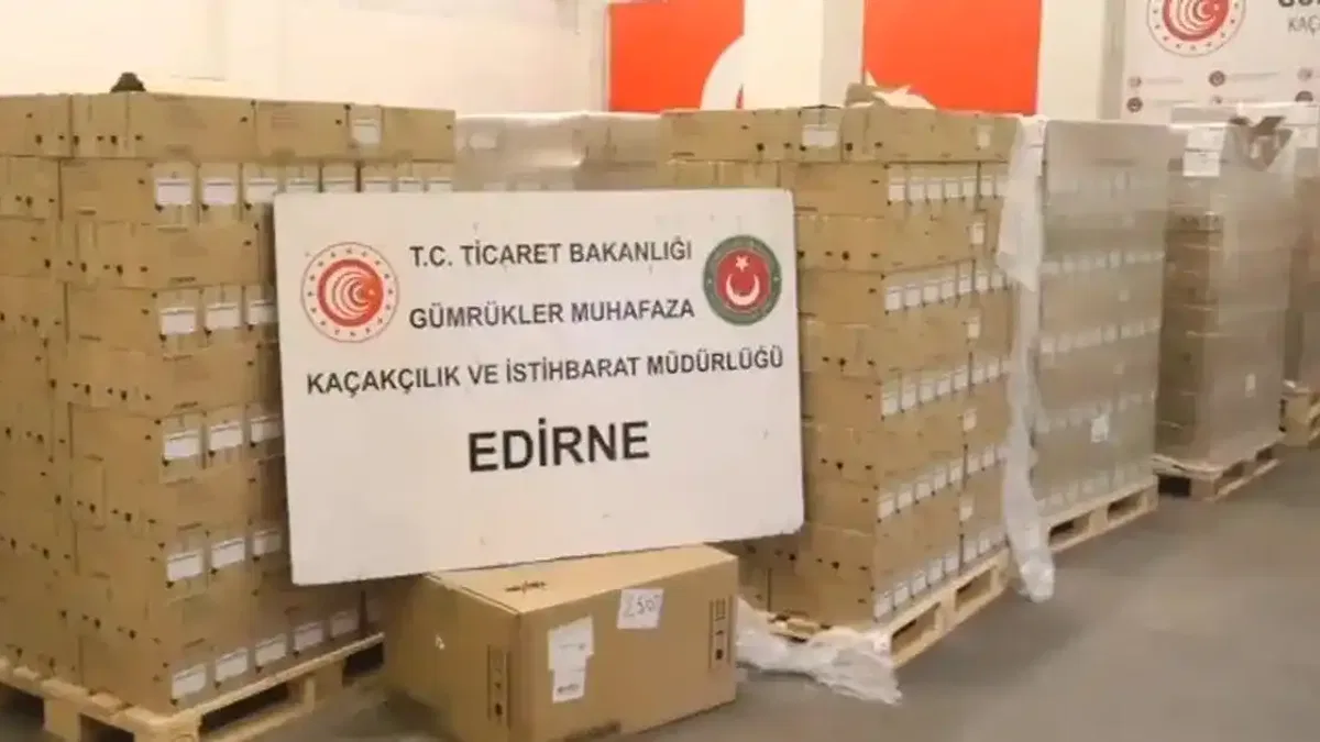 Kapıkule’de kaçakçılığa büyük darbe! Binlerce kaçak serum ve infüzyon seti ele geçirildi
