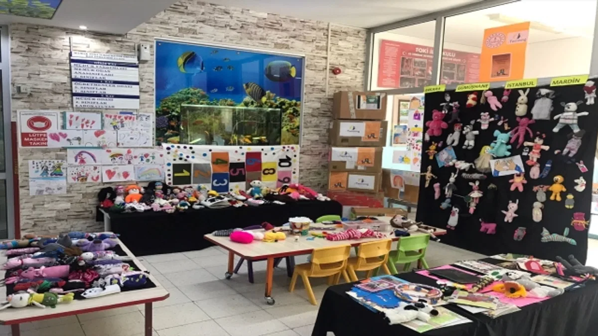 Anaokulu öğrencilerinin tasarladığı oyuncaklar köy okullarına ulaştırılmak üzere yola çıktı