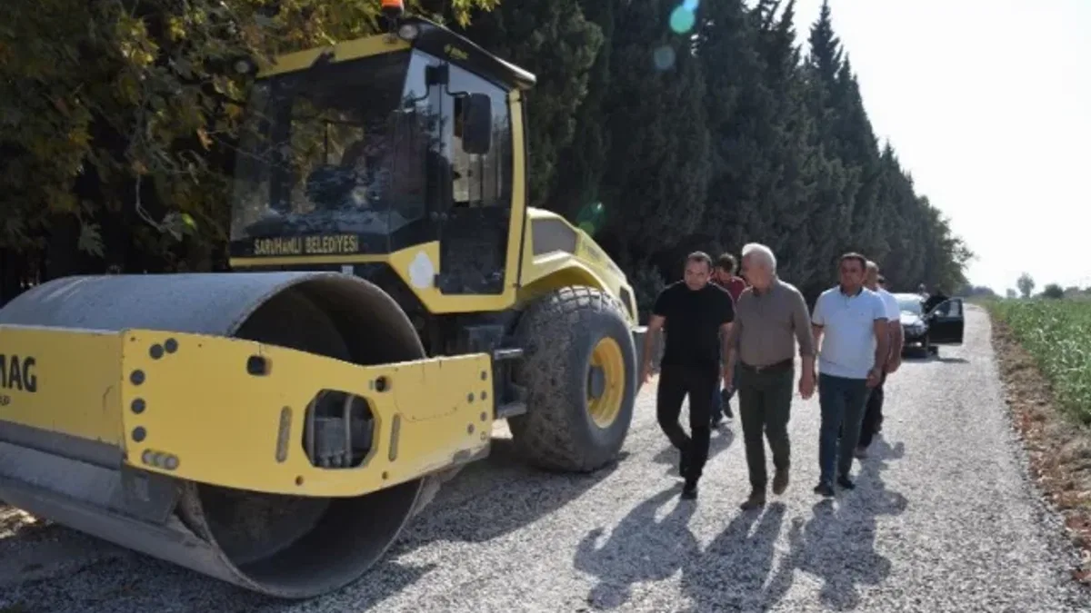 Manisa Büyükşehir'den Saruhanlı'ya bitüm desteği