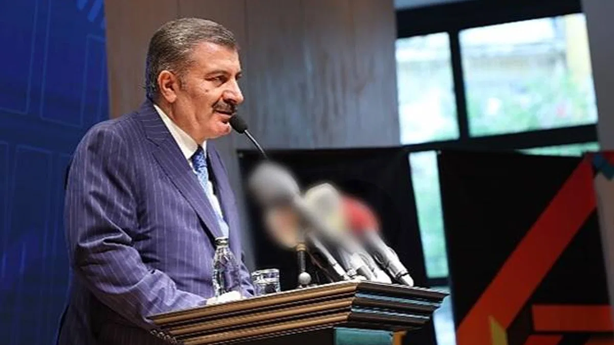 Sağlık Bakanı Koca Taş Bina Kültür ve Sanat Merkezi'nde Gençlerle Buluştu